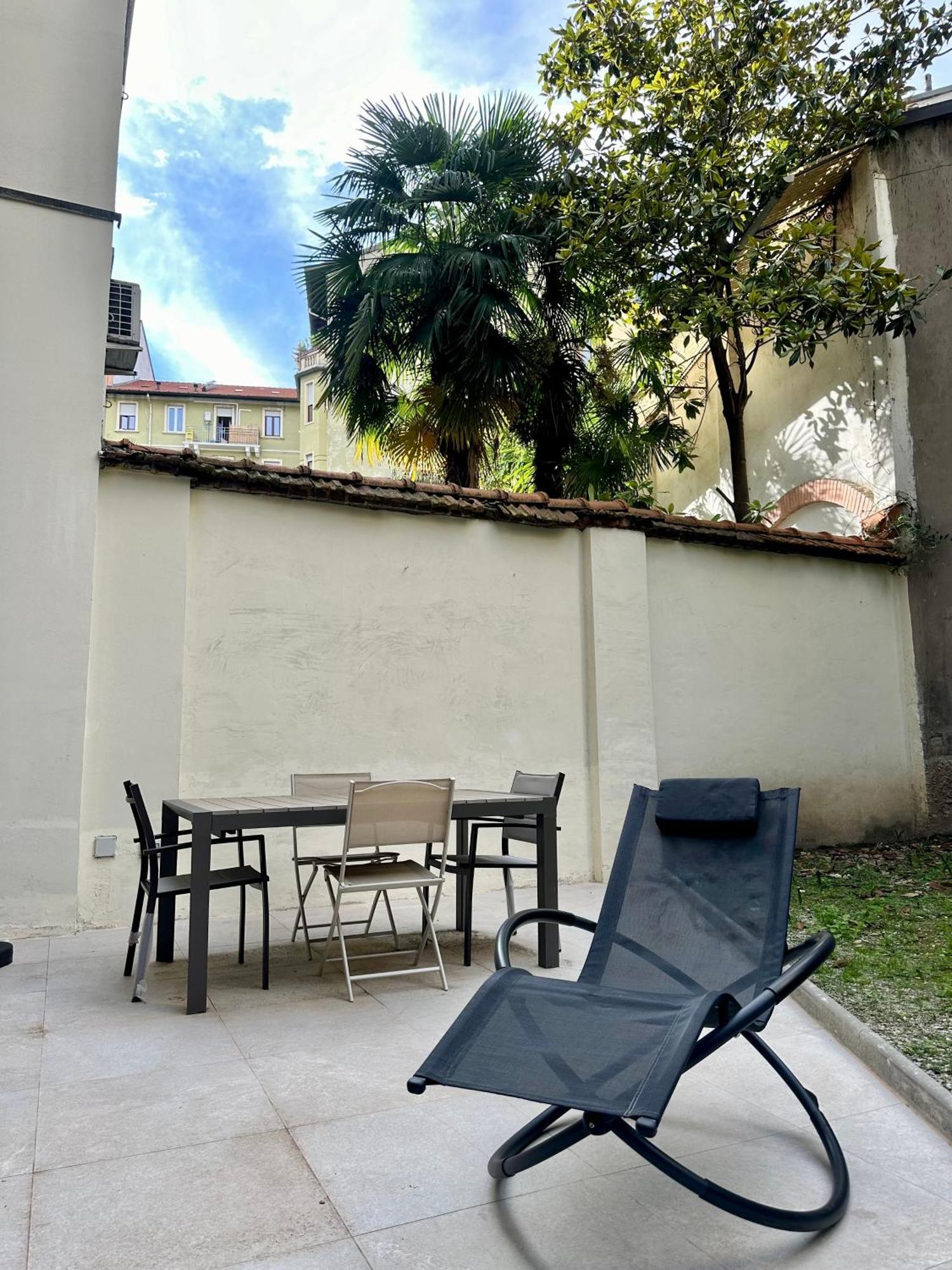 Lr Deluxe Apartments - Porta Venezia - Bilocale Con Giardino Privato Milano Exteriör bild
