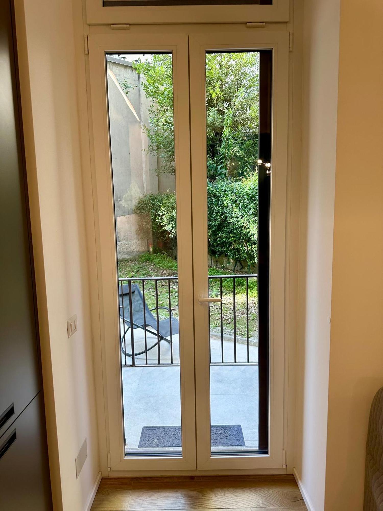 Lr Deluxe Apartments - Porta Venezia - Bilocale Con Giardino Privato Milano Exteriör bild