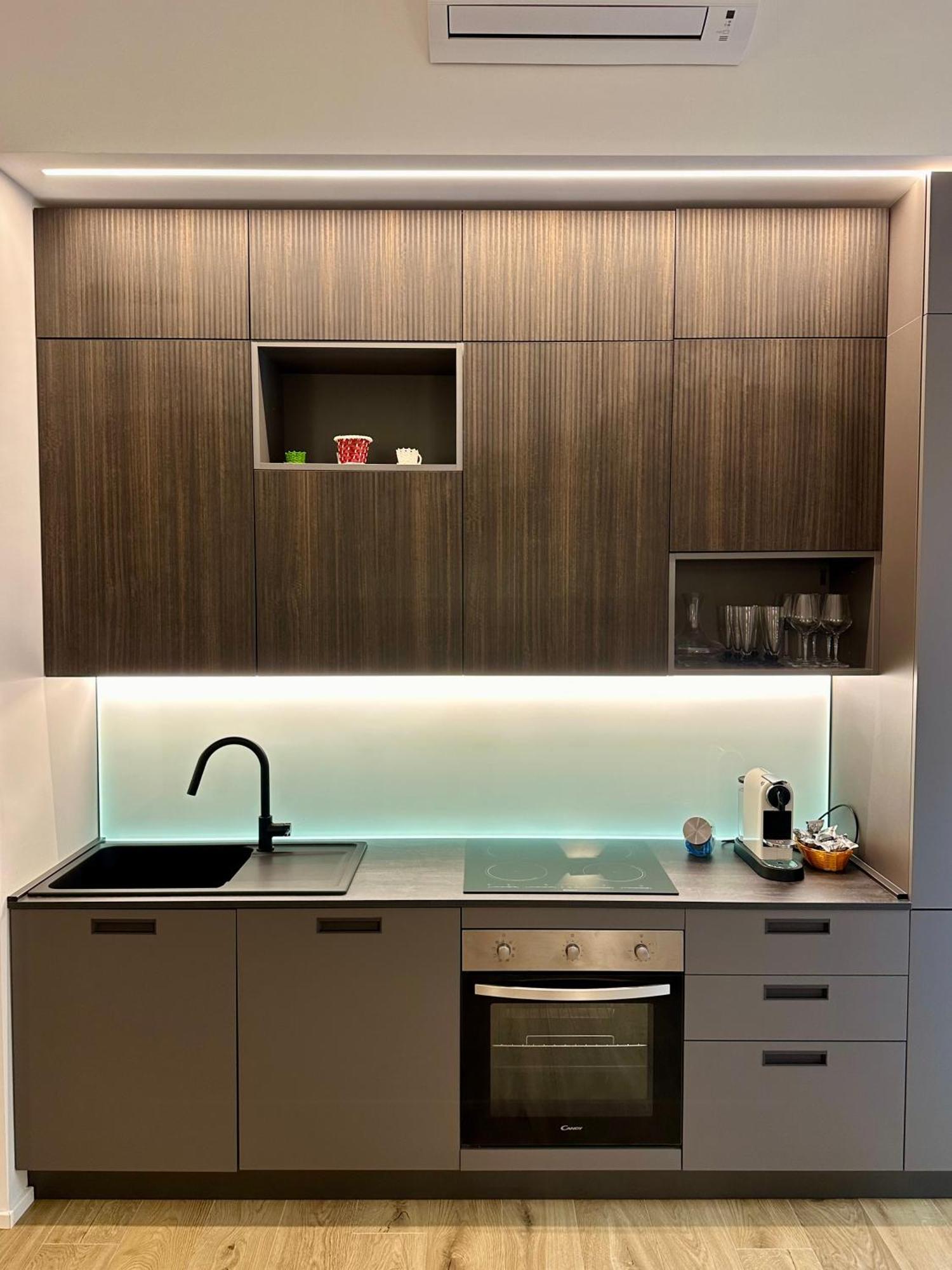 Lr Deluxe Apartments - Porta Venezia - Bilocale Con Giardino Privato Milano Exteriör bild